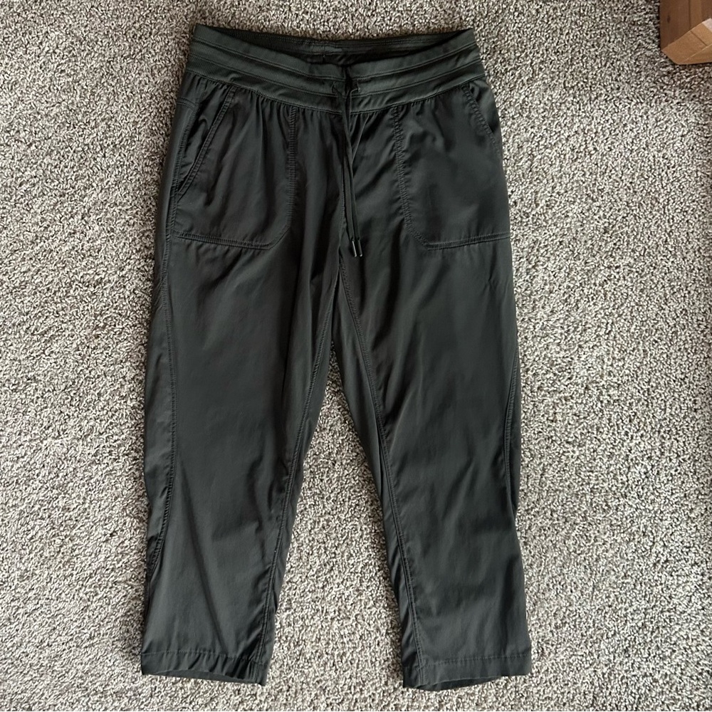 The North Face Women's Dark Olive Cropped Pants